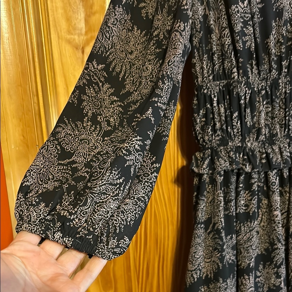 Ann Taylor Elegant Black Floral Dress - Picture 3 of 13